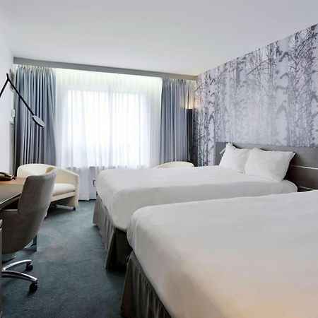 Doubletree By Hilton Ottawa Downtown Hotel Exterior photo