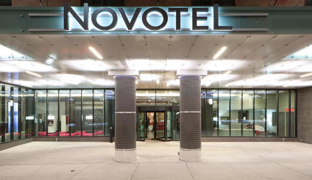Doubletree By Hilton Ottawa Downtown Hotel Exterior photo