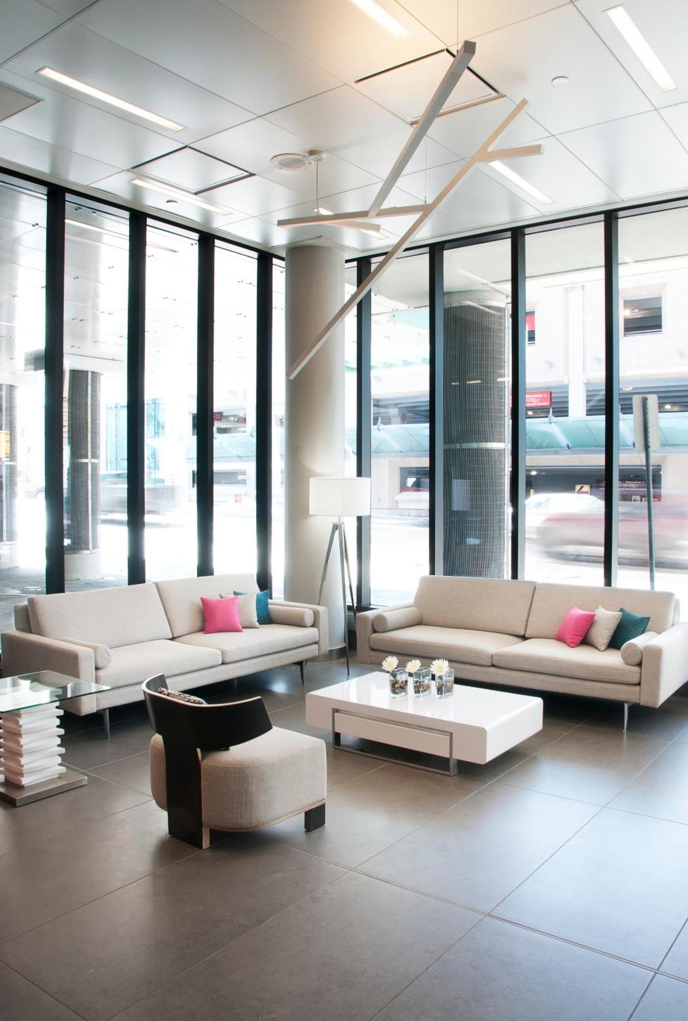 Doubletree By Hilton Ottawa Downtown Hotel Exterior photo