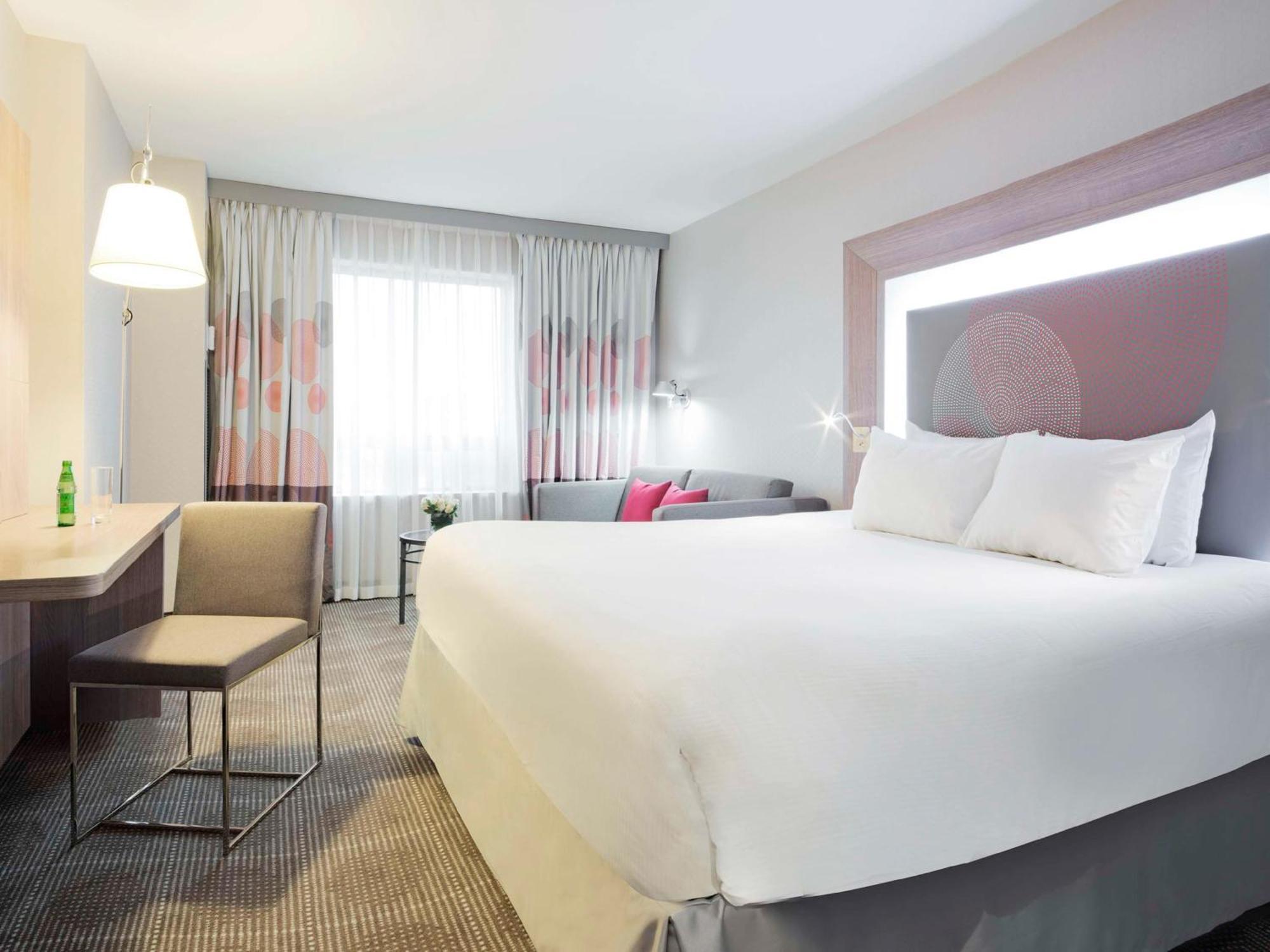 Doubletree By Hilton Ottawa Downtown Hotel Exterior photo