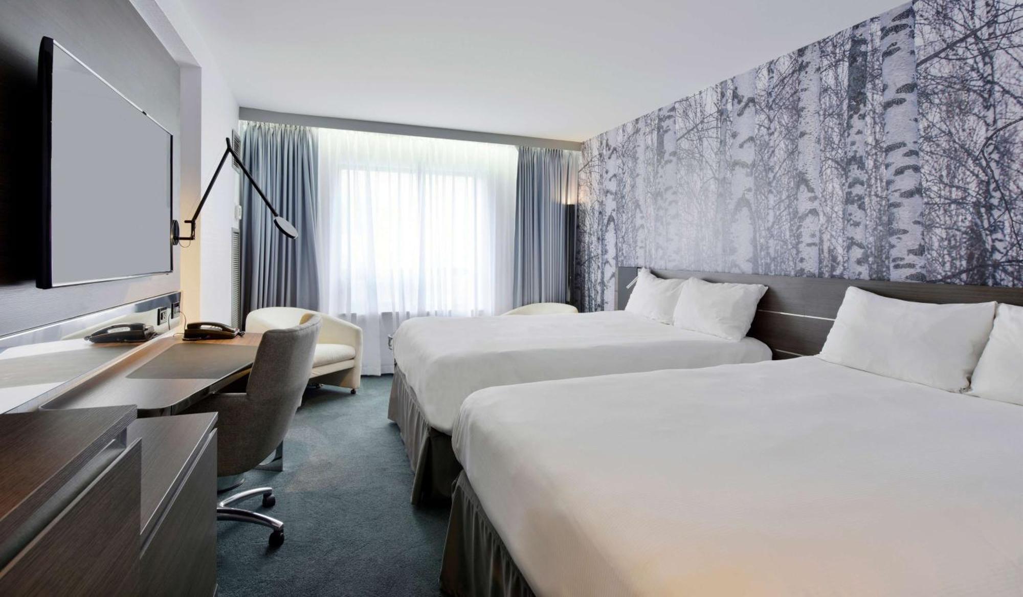 Doubletree By Hilton Ottawa Downtown Hotel Exterior photo