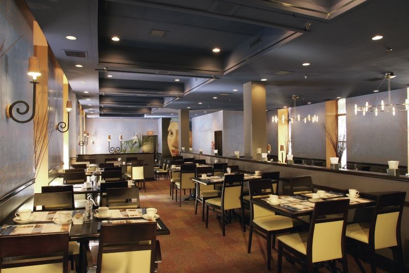 Doubletree By Hilton Ottawa Downtown Hotel Restaurant photo