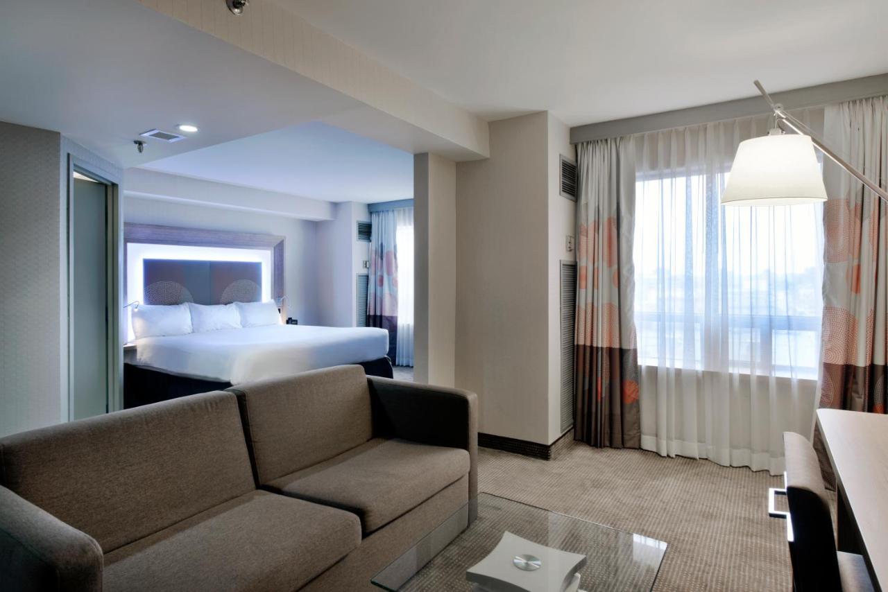 Doubletree By Hilton Ottawa Downtown Hotel Exterior photo