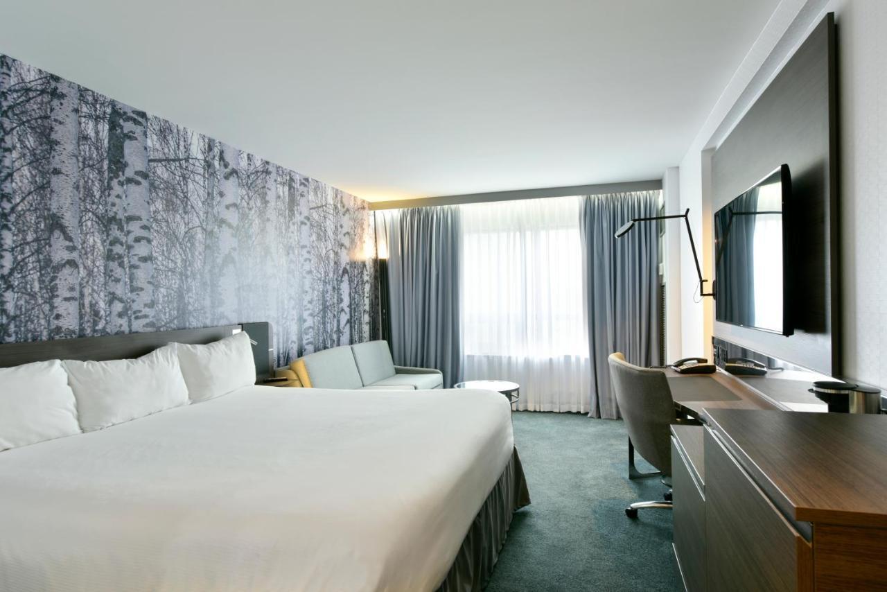 Doubletree By Hilton Ottawa Downtown Hotel Exterior photo