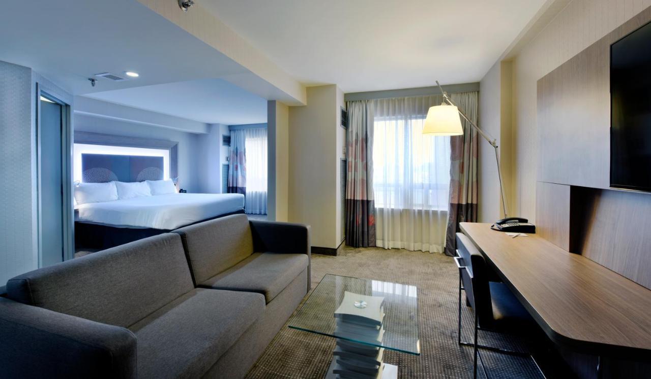 Doubletree By Hilton Ottawa Downtown Hotel Exterior photo