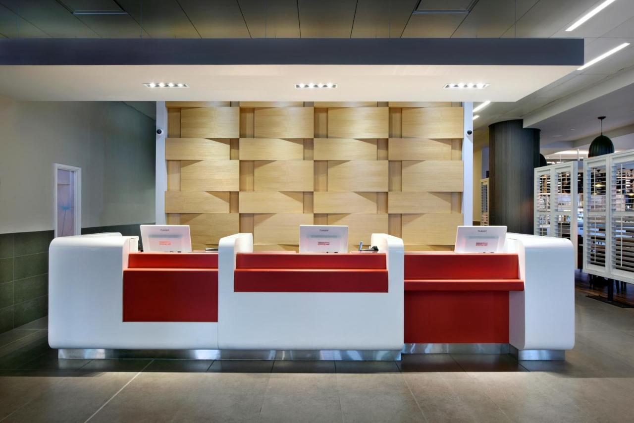 Doubletree By Hilton Ottawa Downtown Hotel Exterior photo